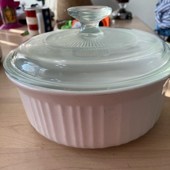 Corningware French White 1.5 quart Round Dish With Glass Lid - Picture 1 of 9